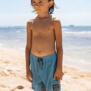 Boys Feather 4 Arrow Hybrid Short - Size 10